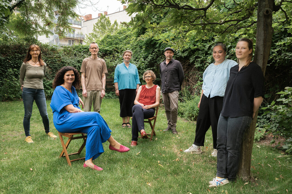 LesArt-Team im Garten