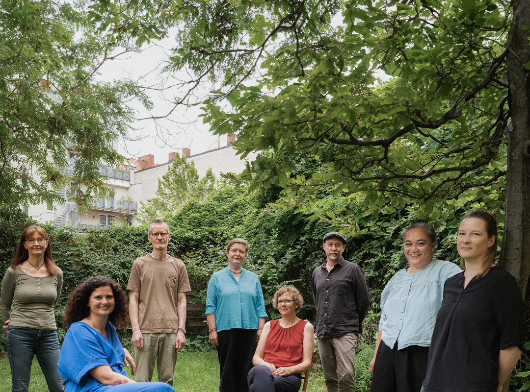 Das LesArt-Team im Garten